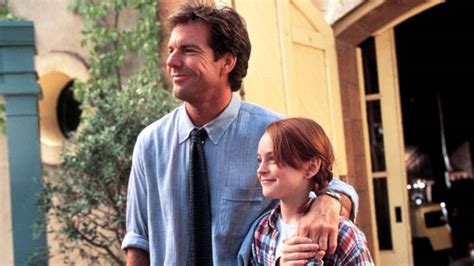 Category:Films about father–daughter relationships .
